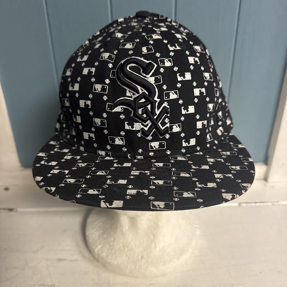 Vintage New Era Chicago White Sox Baseball‎ Hat - 7 5/8 Fitted Black White